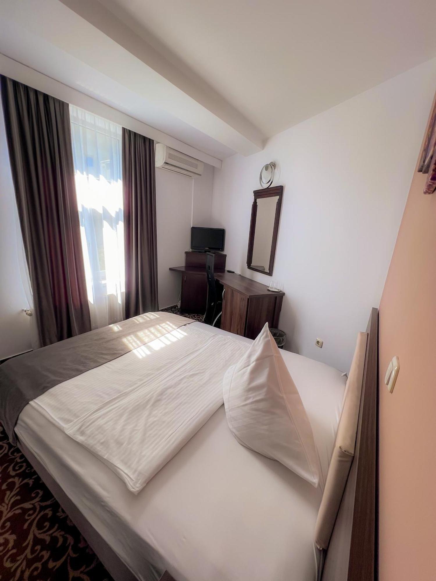 Hotel Neon Timisoara Exterior foto
